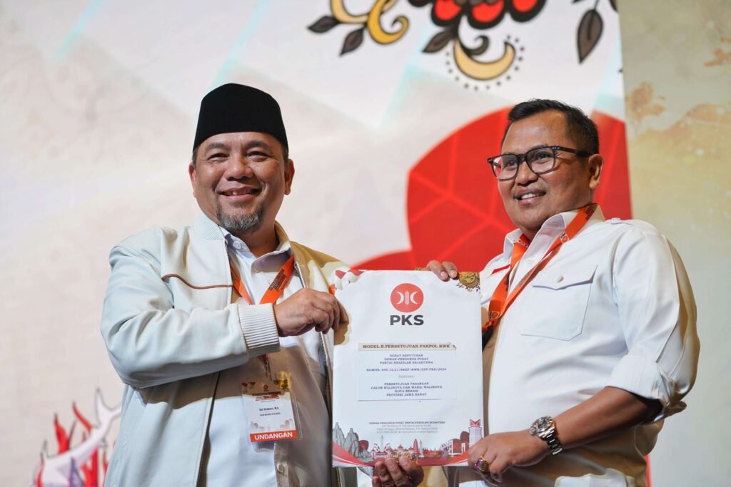 Pasangan Heri Koswara-Sholihin Resmi Deklarasi Maju Pilkada Bekasi 2024 di Alun-Alun Kota