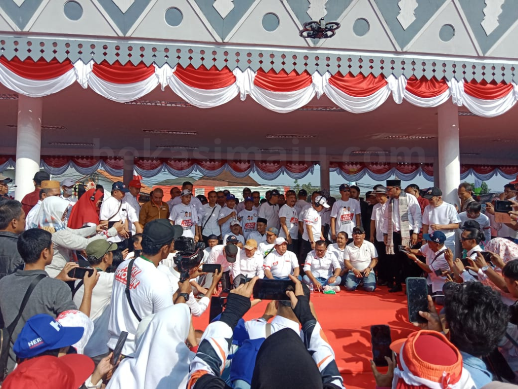 Pasangan Heri Koswara-Sholihin Resmi Deklarasi Maju Pilkada Bekasi 2024 di Alun-Alun Kota