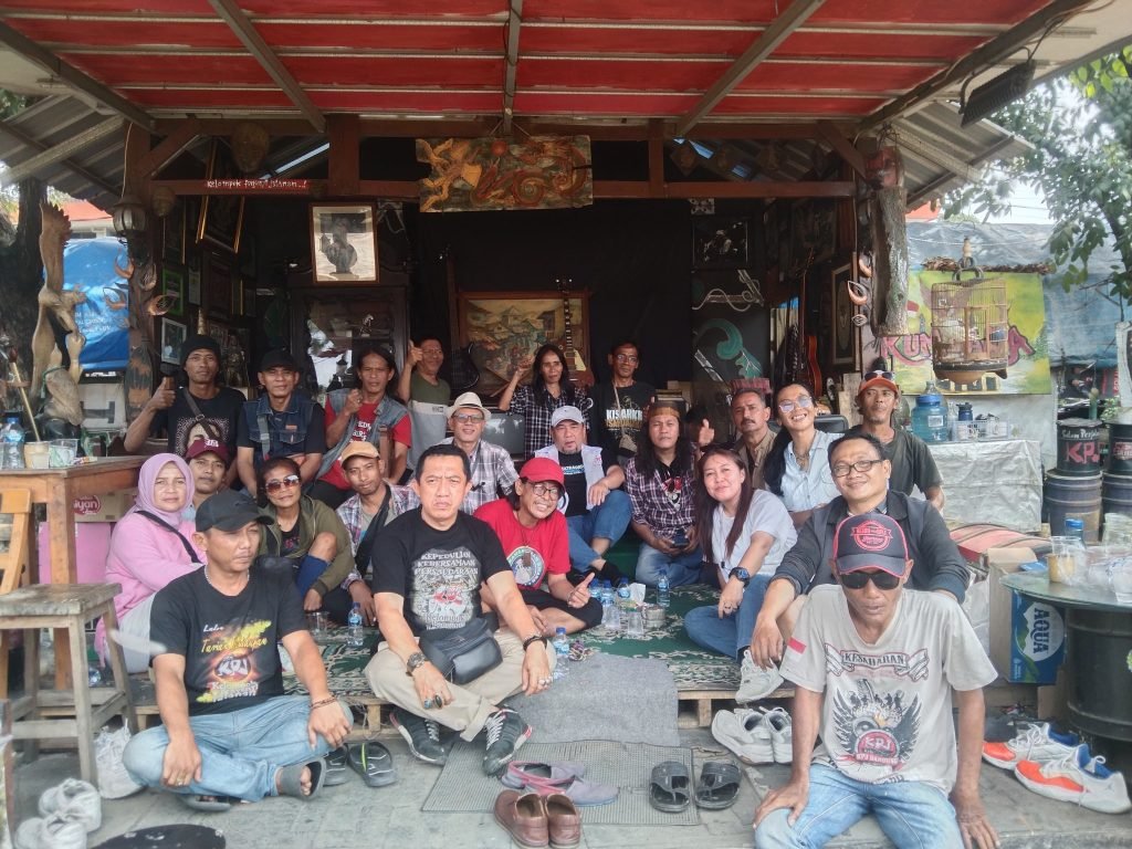 Heri Koswara bertemu dengan komunitas seniman jalanan, mendiskusikan solusi untuk meningkatkan kesejahteraan mereka di Bekasi.