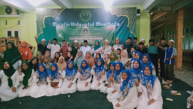 Calon Wakil Wali Kota Bekasi, Sholihin sambangi ibu-ibu majelis taklim dan guru ngaji di wilayah Kelurahan Jakasampurna, Kecamatan Bekasi Barat, Minggu (13/10/2024).