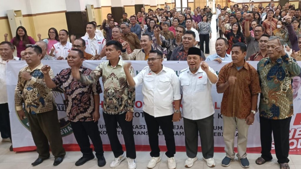 Heri Koswara dan Sholihin menerima dukungan dari komunitas pendeta di Islamic Center Bekasi.